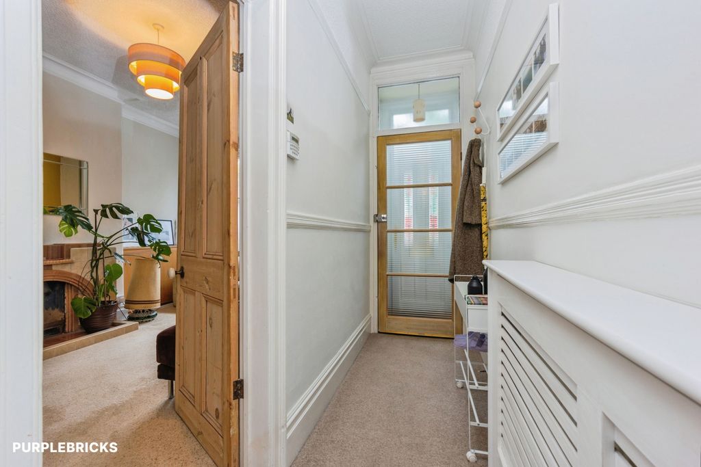 Property photo 3 of 25