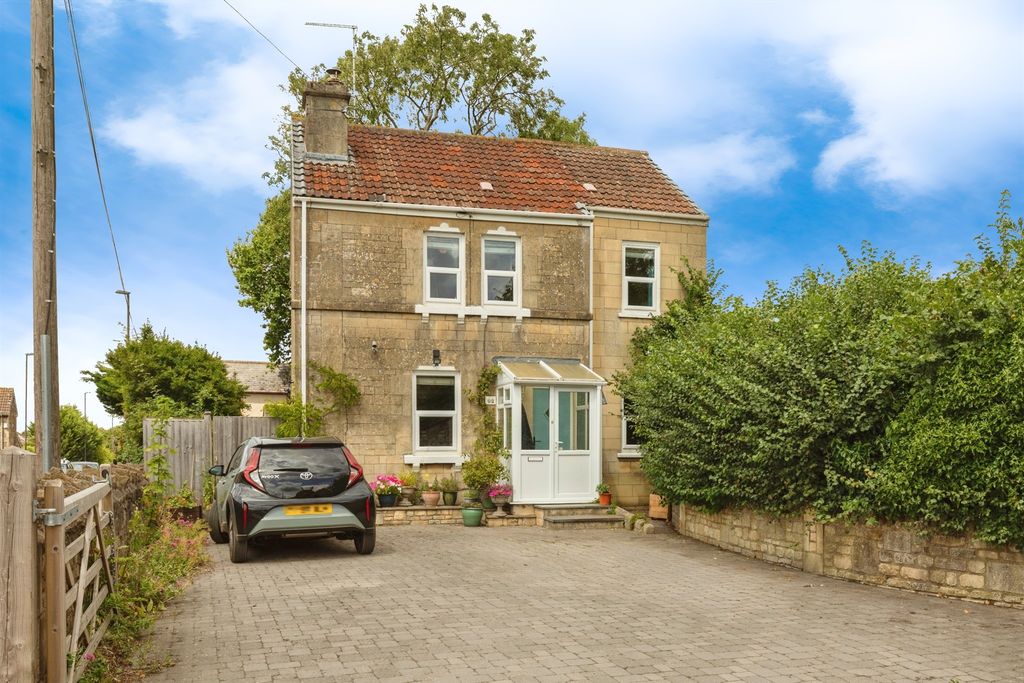 Property photo 1 of 12