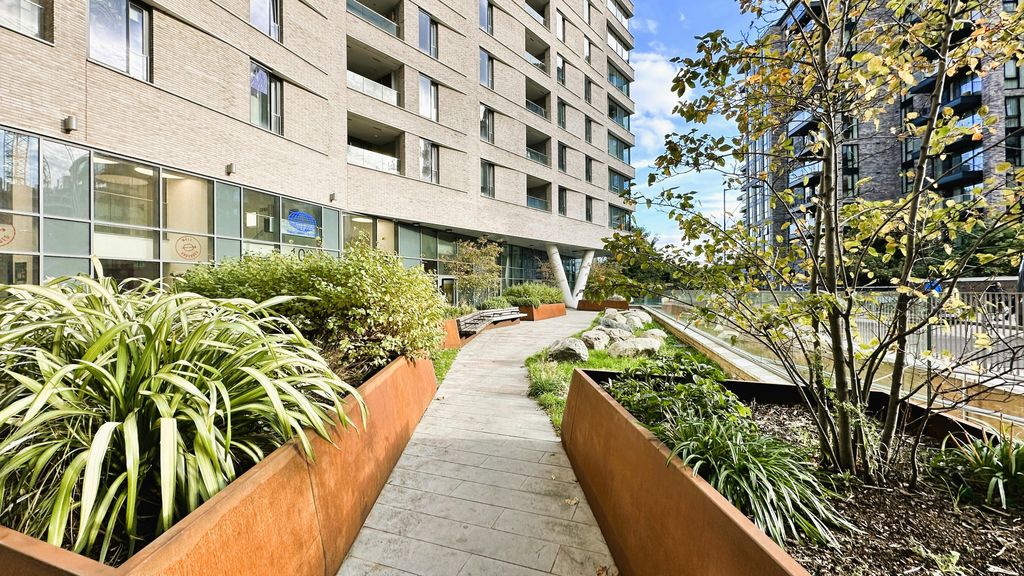 Property photo 3 of 9 5 Onyx 102 Camley Street London N1C 4Pf  External 1.Jpeg