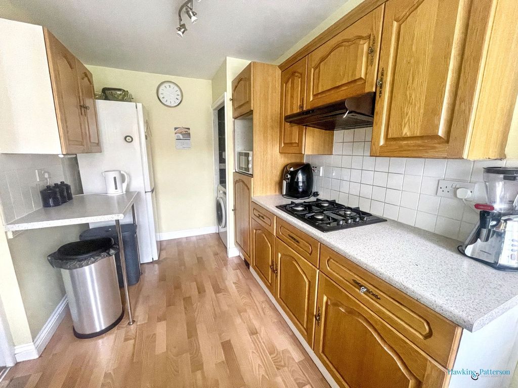 Property photo 3 of 20