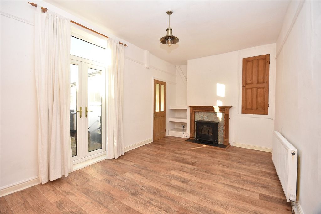 Property photo 3 of 13 Picture No. 12