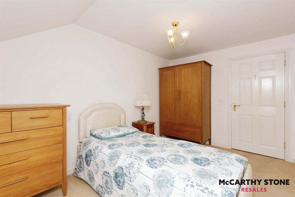 Additional image 17 of 2 bed flat for saleRadford Court, Tower Road, Liphook GU30