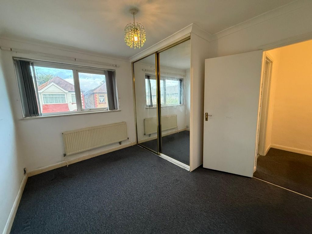 Property photo 3 of 14 6