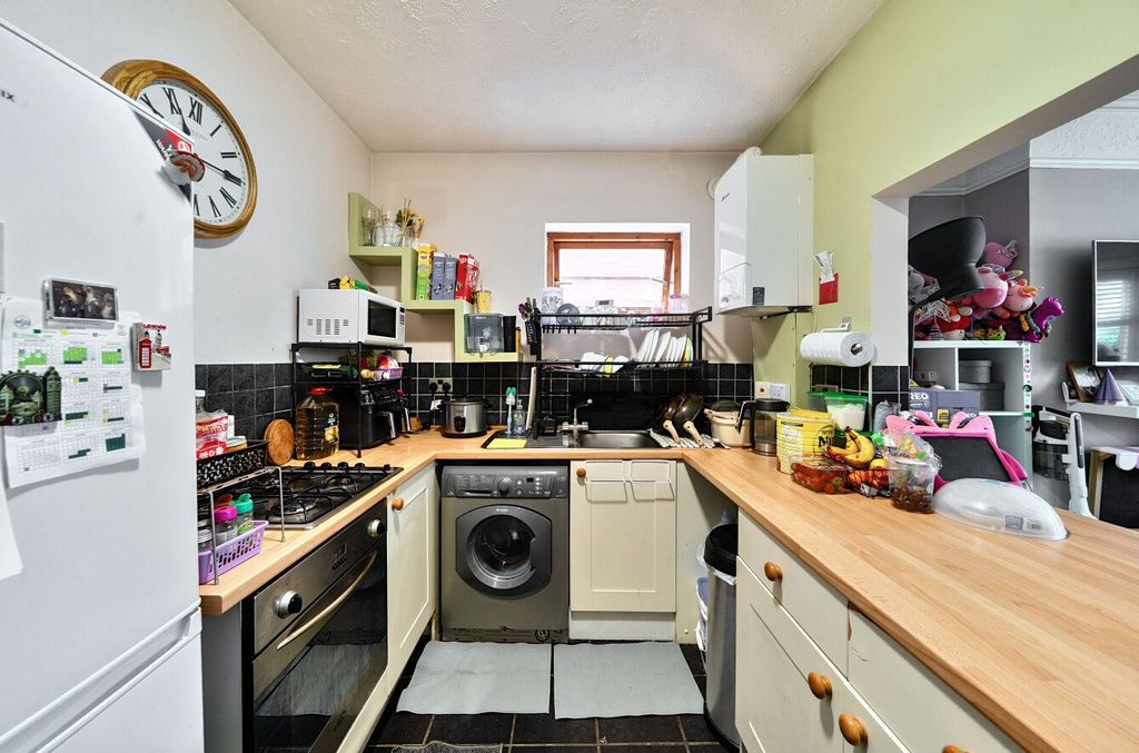 Property photo 2 of 11 Picture No. 15