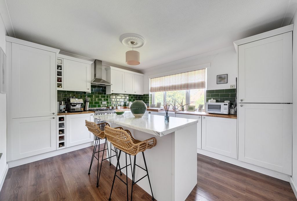 Property photo 1 of 16 Kitchen Dining Room