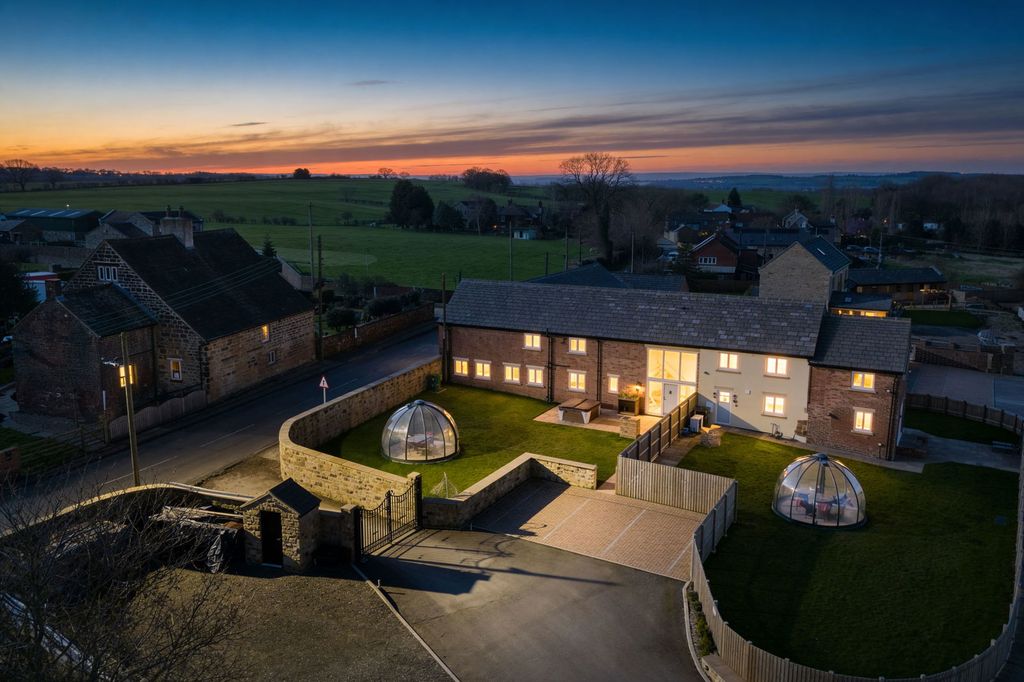 Property photo 1 of 52