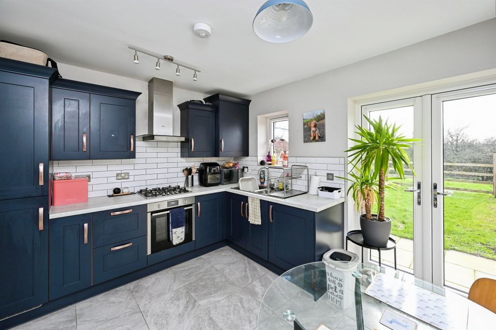 Property photo 3 of 21