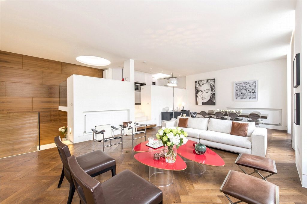 Property photo 2 of 11 Reception