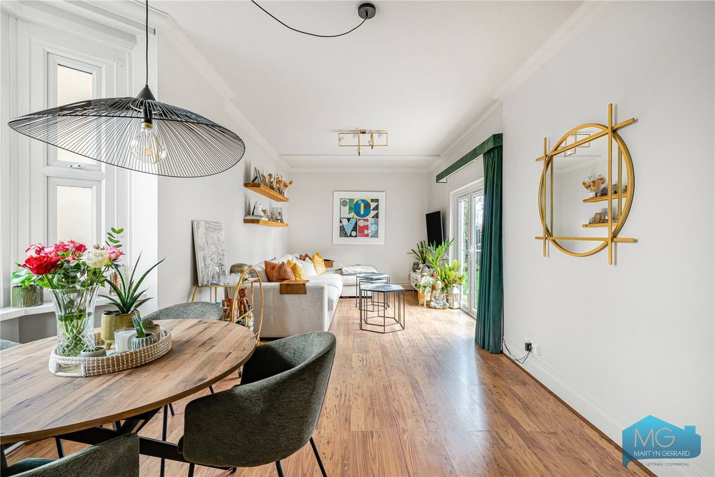 Property photo 2 of 19 Picture No. 15