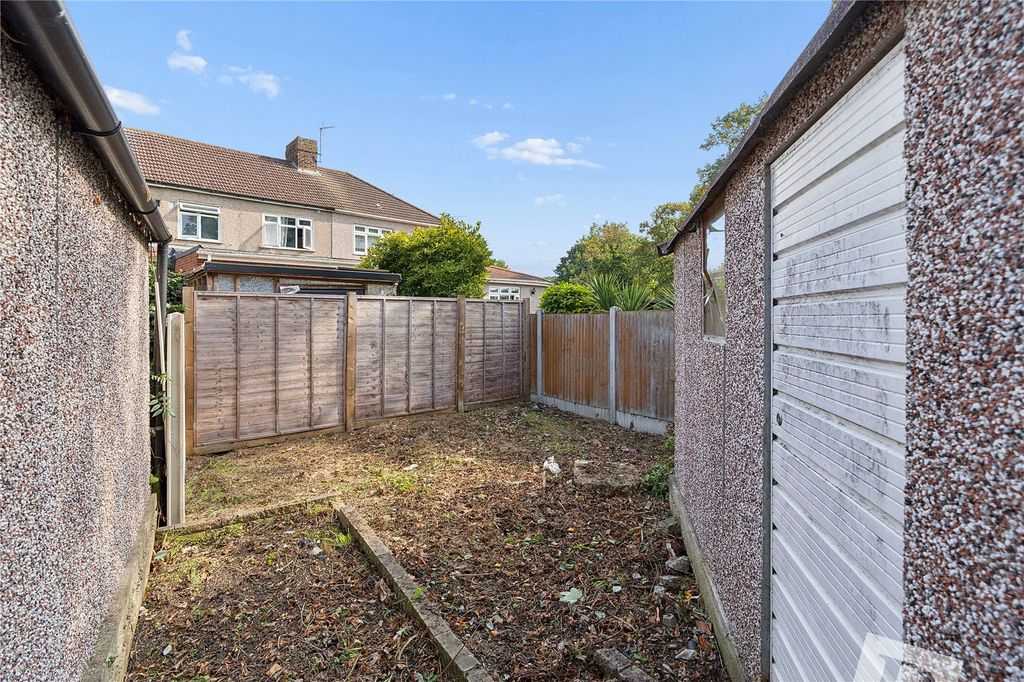 Property photo 1 of 15 Garage