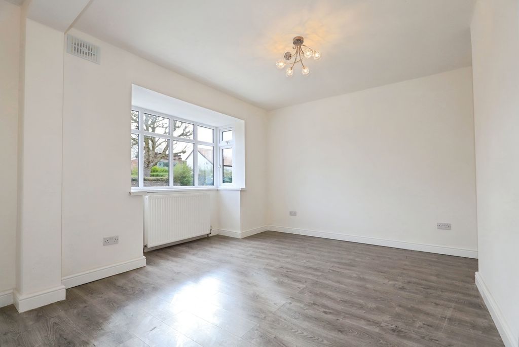 Property photo 3 of 22 Pbox-Img.Jpg