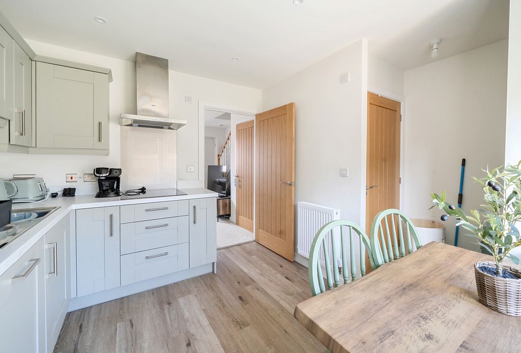Property photo 2 of 20 1487944-10-6A4Bdc...