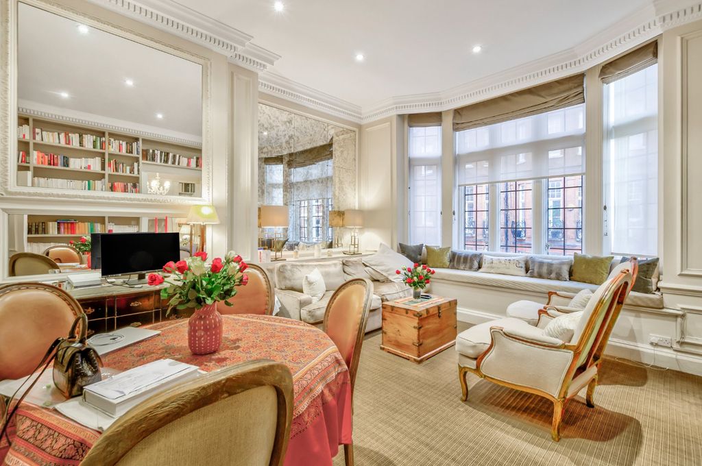 Property photo 2 of 13 Picture 2