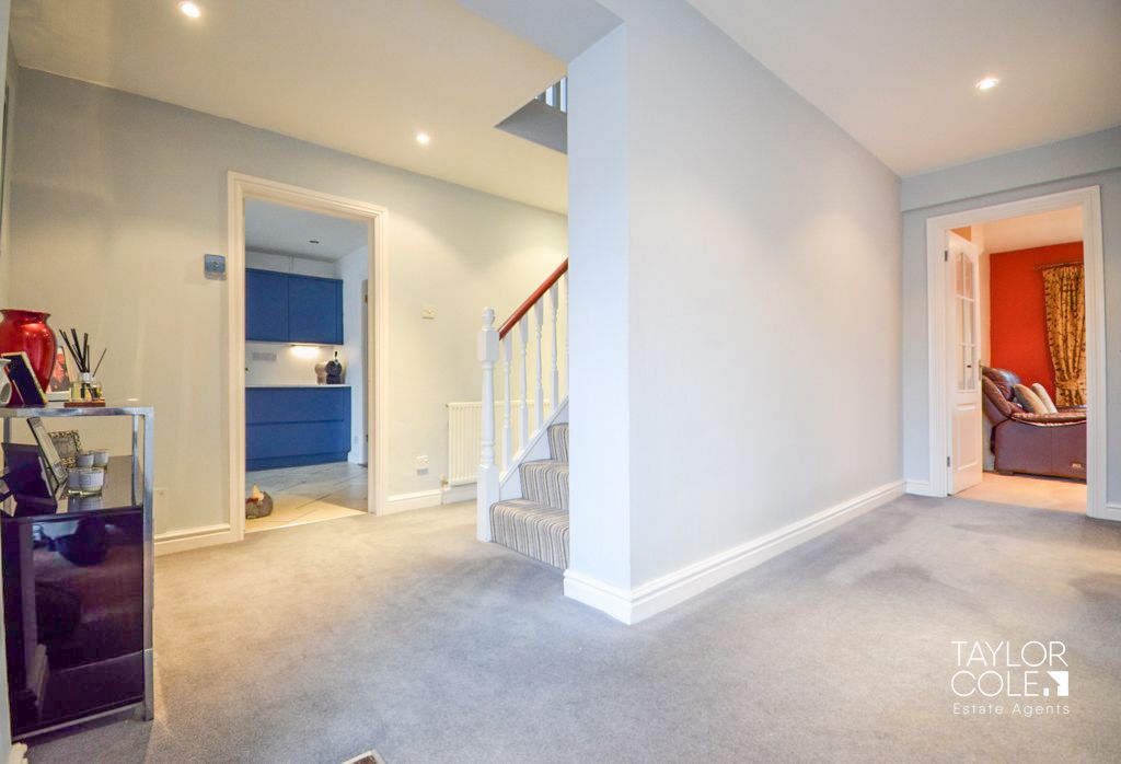 Property photo 2 of 23