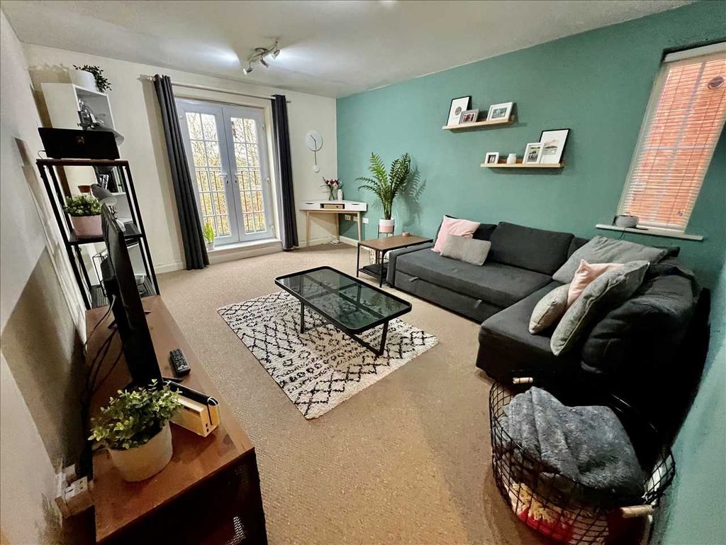 Property photo 1 of 7 Living Room
