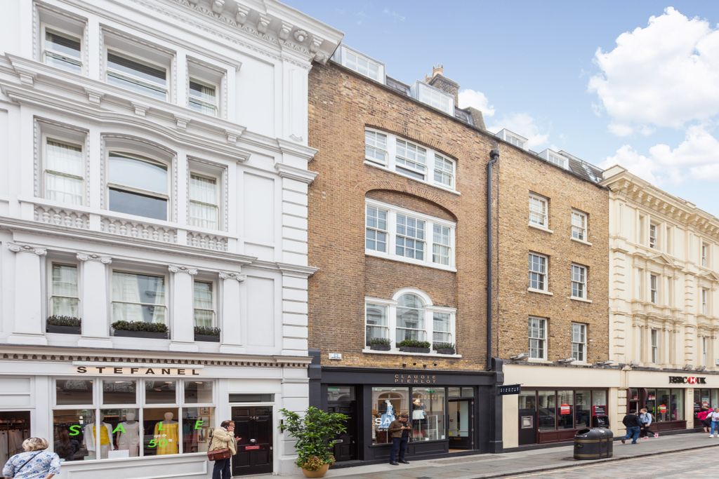 Property photo 2 of 11