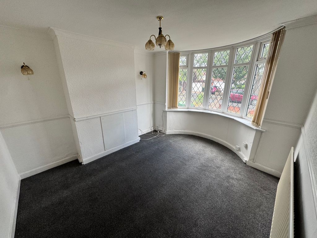 Property photo 2 of 13 Image
