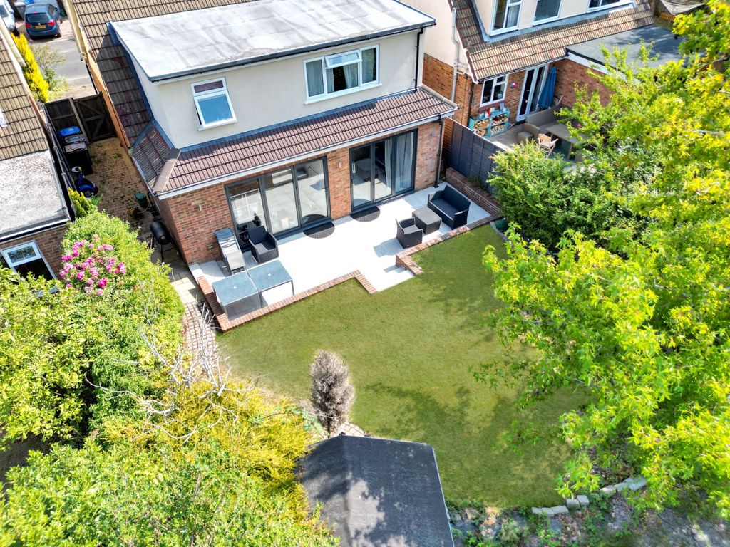 Property photo 2 of 23 Picture No. 53