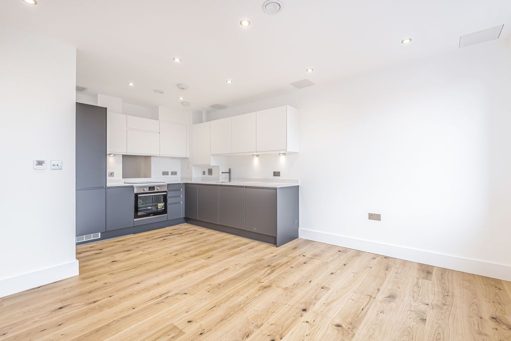 Property photo 1 of 7 636121 (3)