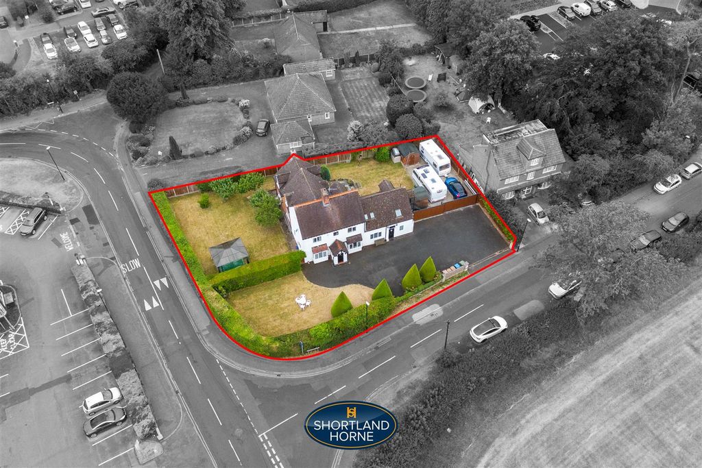 Property photo 2 of 60 Torchwood Cottage, Northbrook Rd Wm (26 Of 66).Jpg