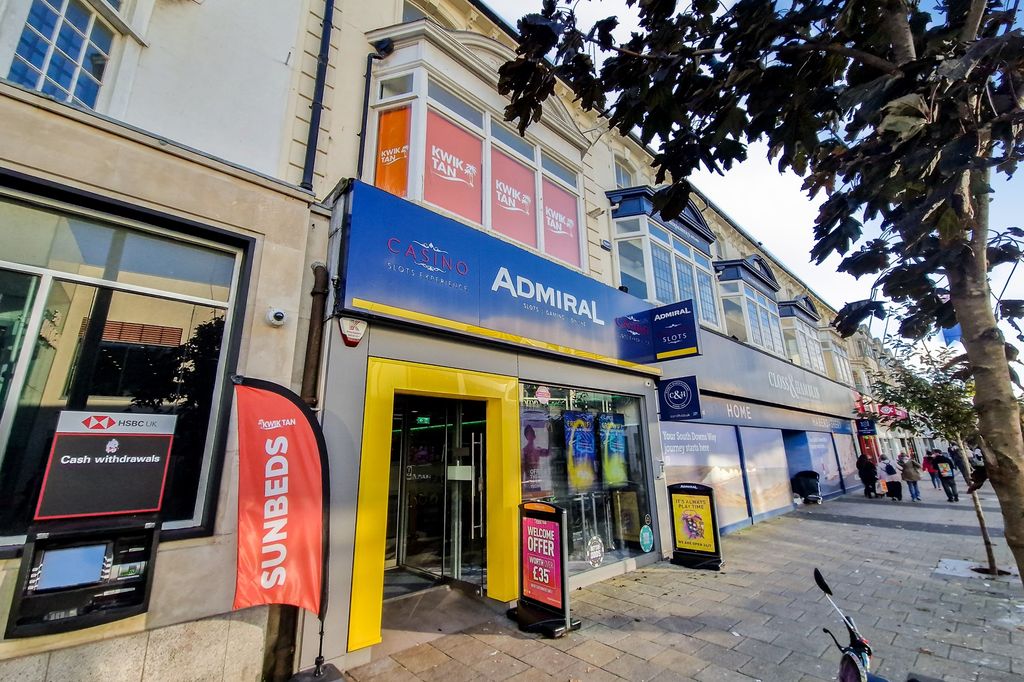 Property photo 1 of 4 92 Terminus Road, Eastbourne, Bn21 3LX