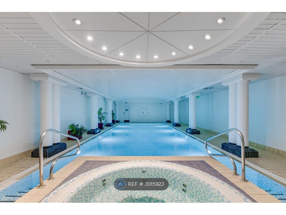Property photo 2 of 18 Swimming Pool 1