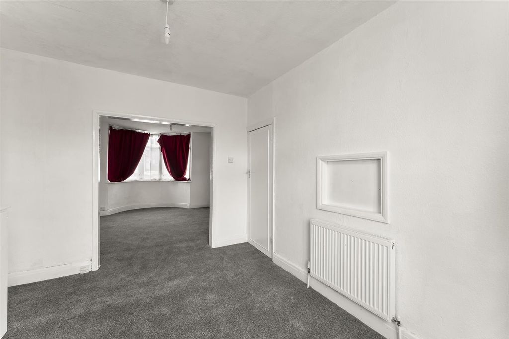 Property photo 3 of 14 2