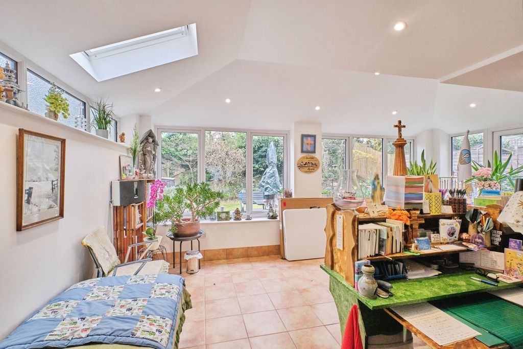 Property photo 2 of 20