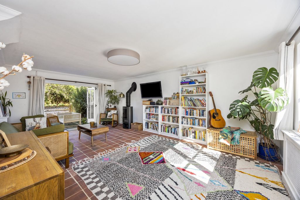 Property photo 3 of 15