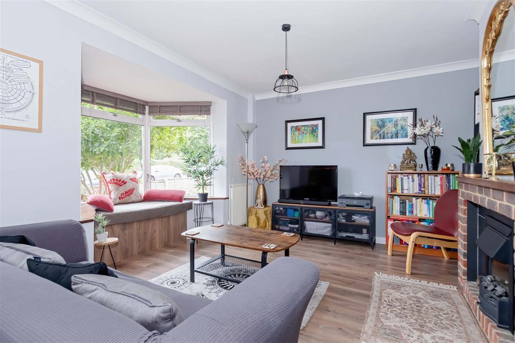 Property photo 2 of 22 For Sale By Aspire Residential | Ivydore Avenue