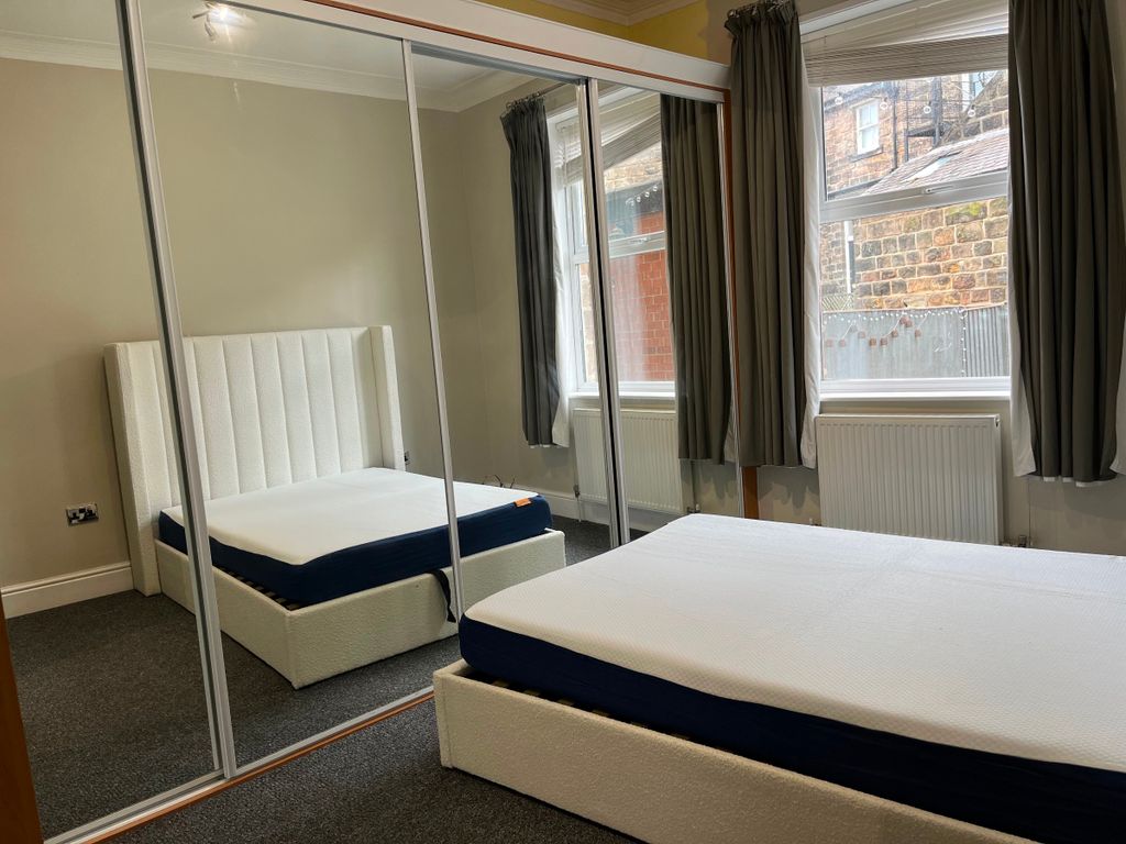 Property photo 1 of 3