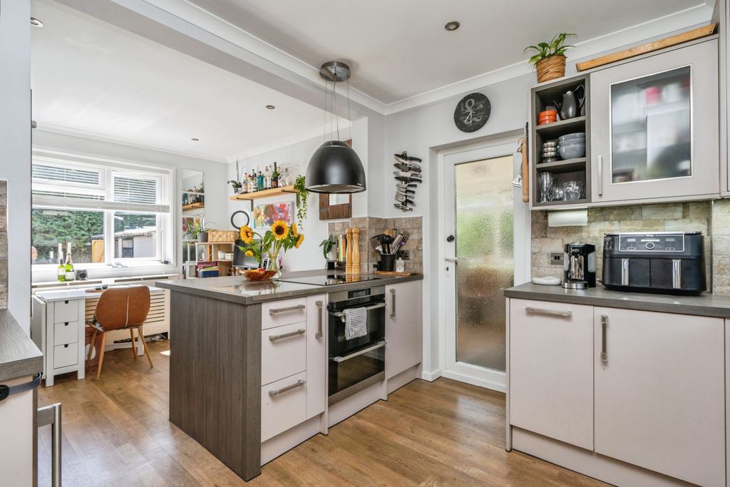 Property photo 3 of 19 Kitchen/Diner