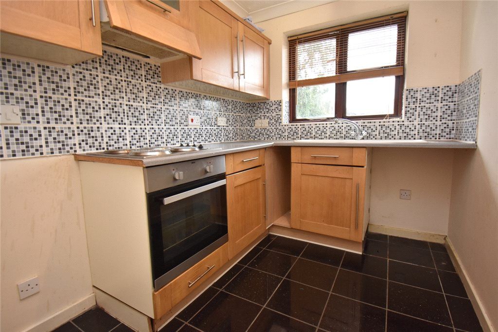 Property photo 2 of 7 Kitchen