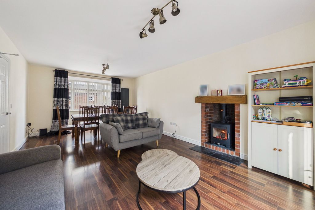 Property photo 3 of 31