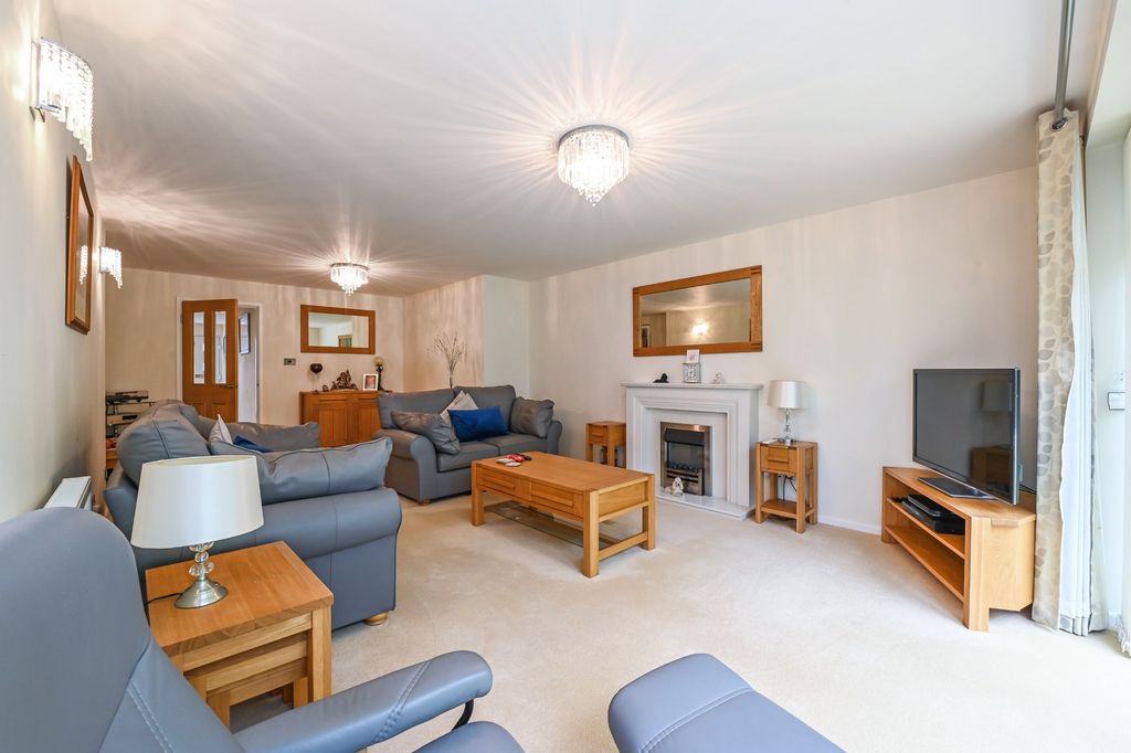 Property photo 2 of 24
