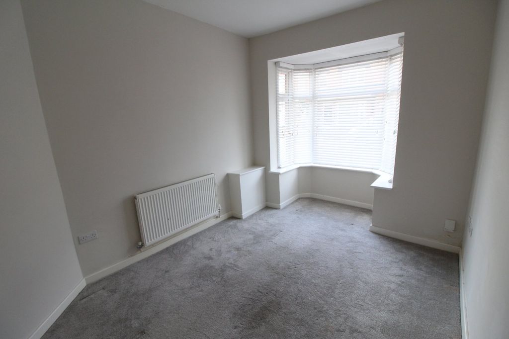 Property photo 2 of 9 Picture No. 11