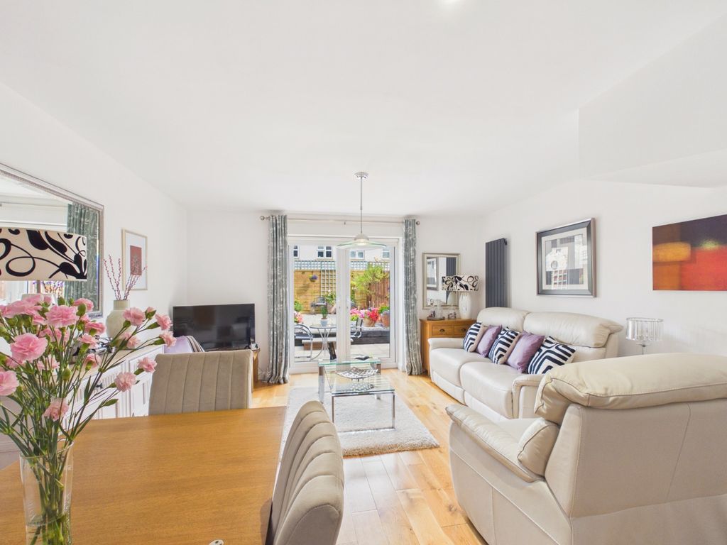 Property photo 2 of 24 5370824