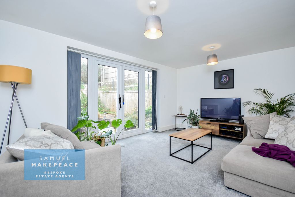 Property photo 2 of 16 Gallery