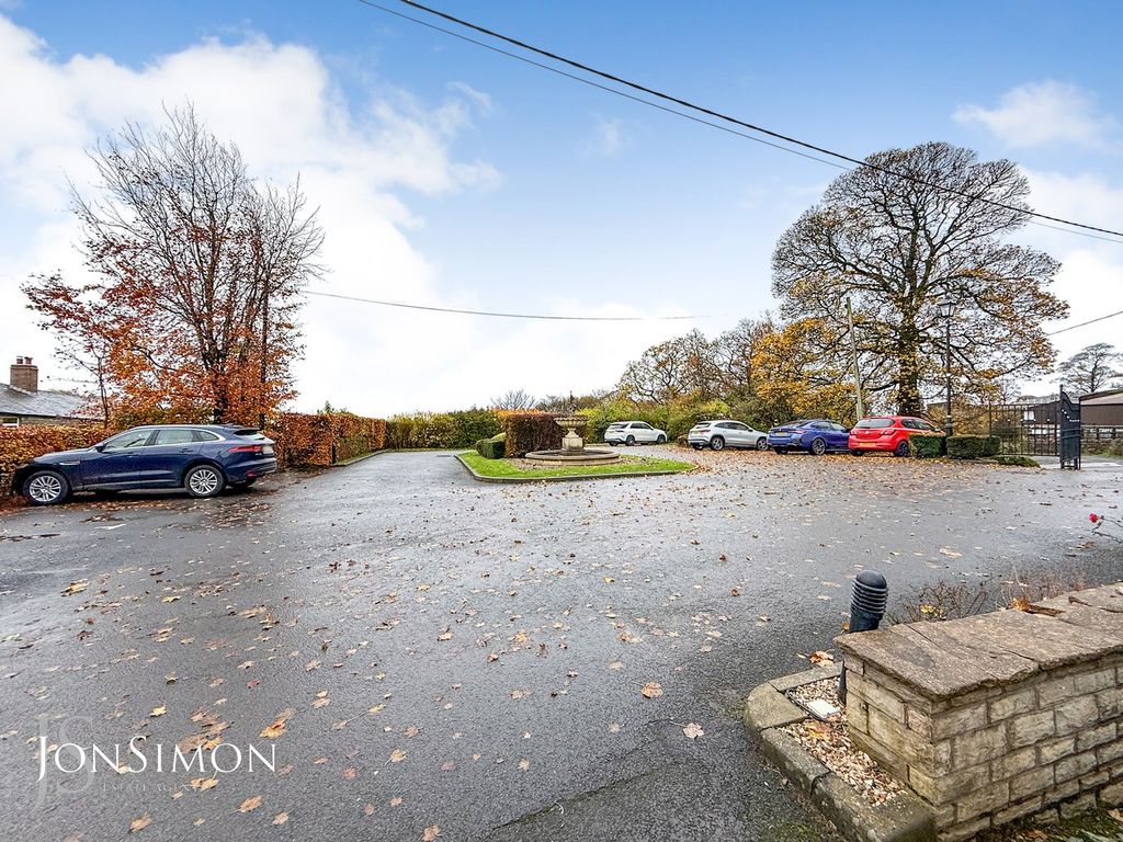 Property photo 3 of 26