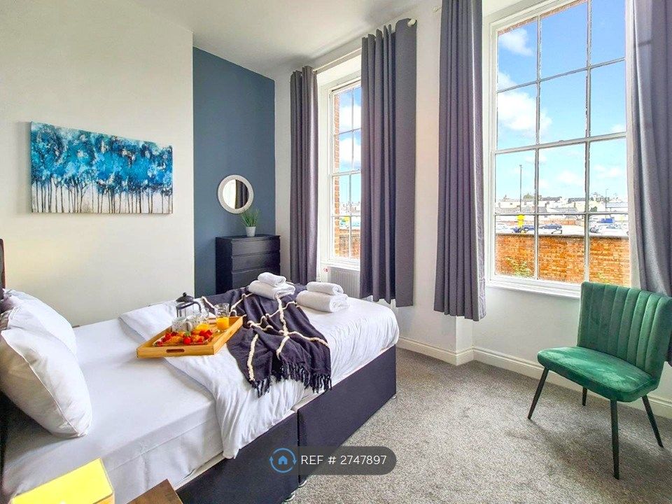 Property photo 2 of 23