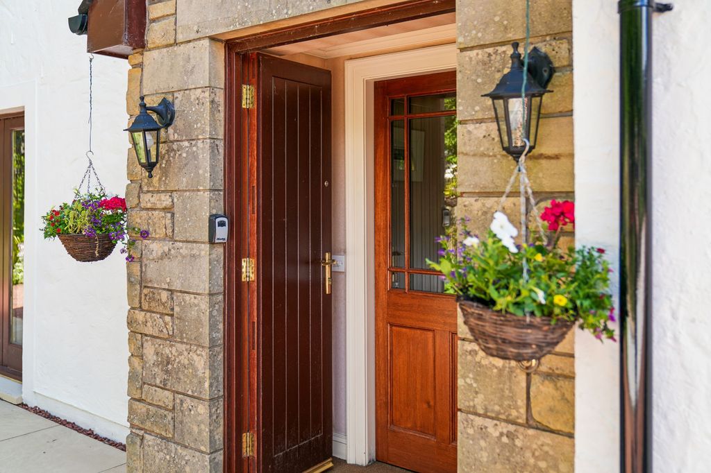 Property photo 2 of 45