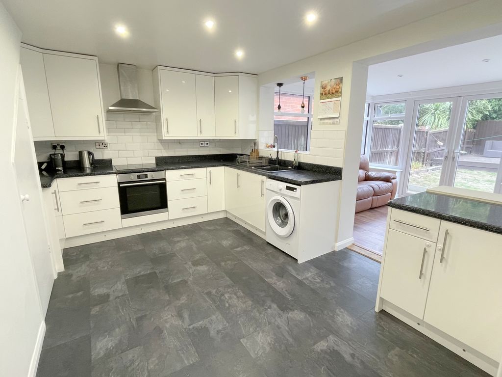 Property photo 3 of 20 Campernell Close