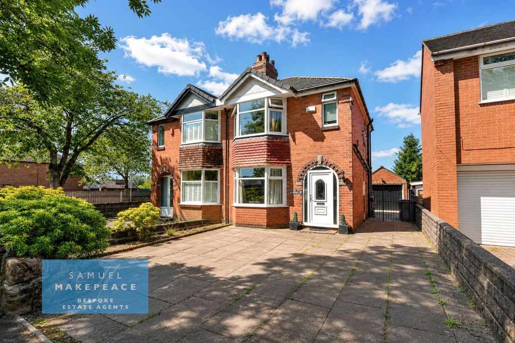 Property photo 1 of 28 Lovely Two Bedroom Semi Detached Property With Stunning, Large Garden