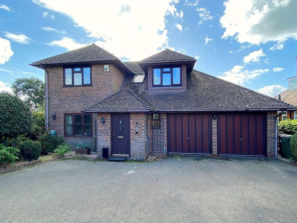 Property photo 1 of 19 1 Grazebrook Close - Front2.Jpg