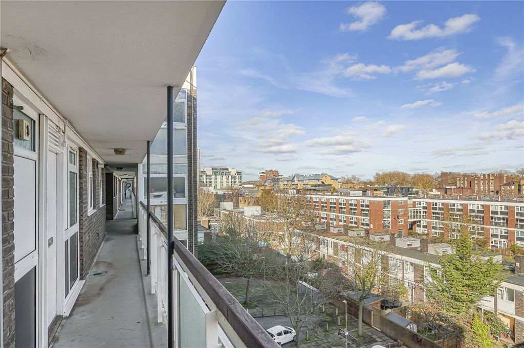 Property photo 2 of 11 Picture No. 15