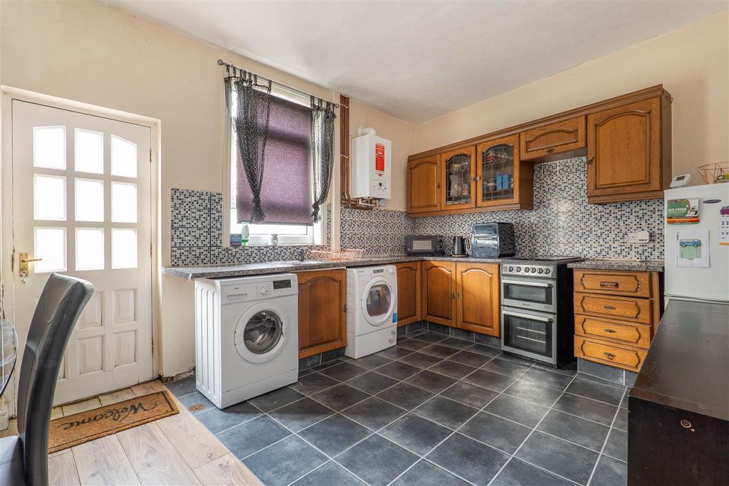 Property photo 3 of 14 Kitchen/Diner