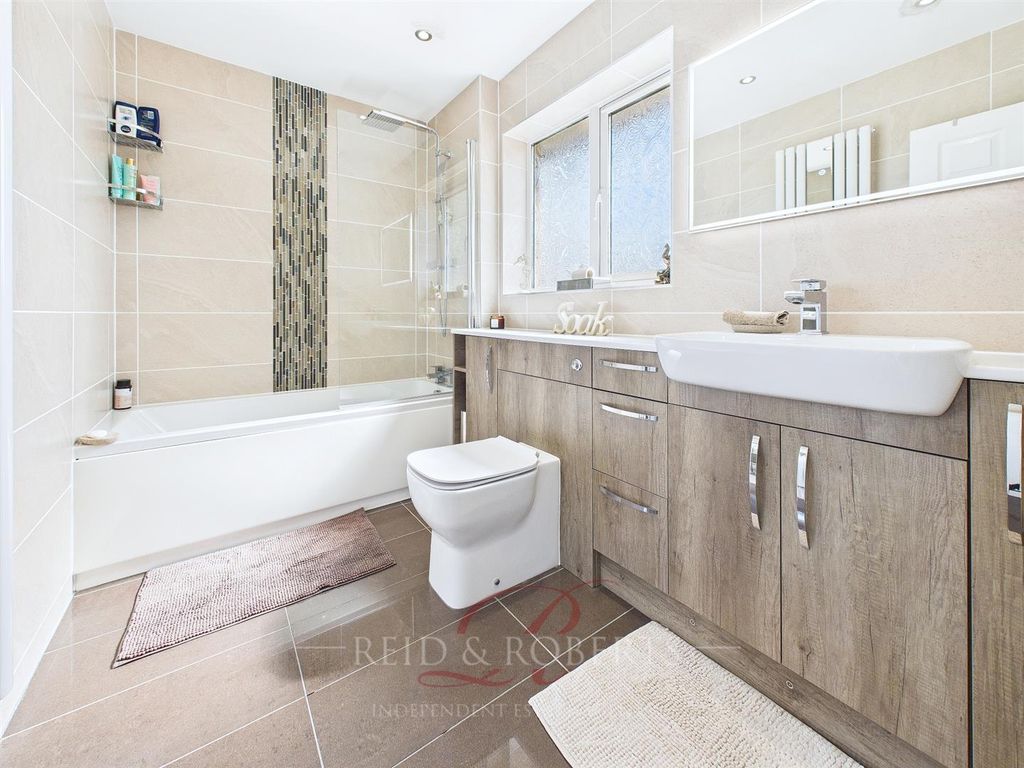 Property photo 3 of 29 Cam04884G0-Pr0082-Still026.Jpg