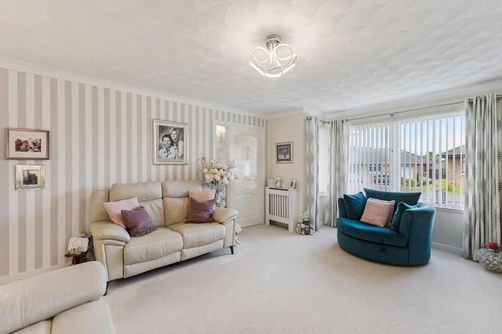 3 bed detached bungalow for saleCherrylea, Auchterarder PH3 photo 5