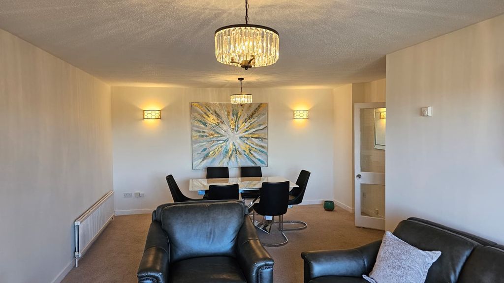 Property photo 2 of 8 Gallery