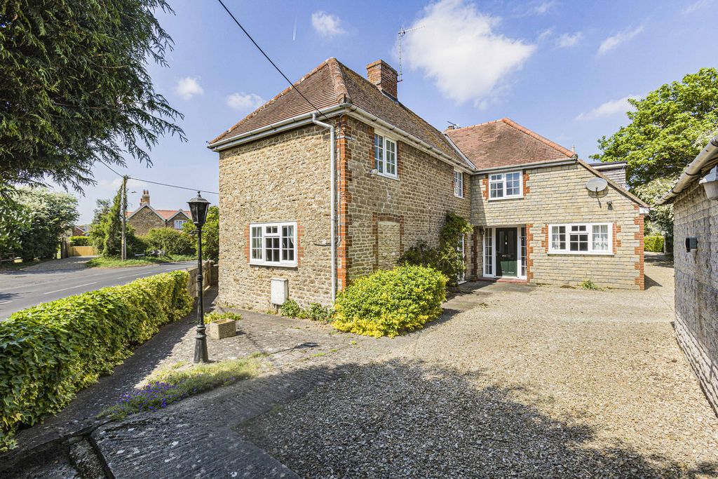 Property photo 1 of 30